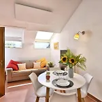 Nido Nel Cielo By Theater Apartment